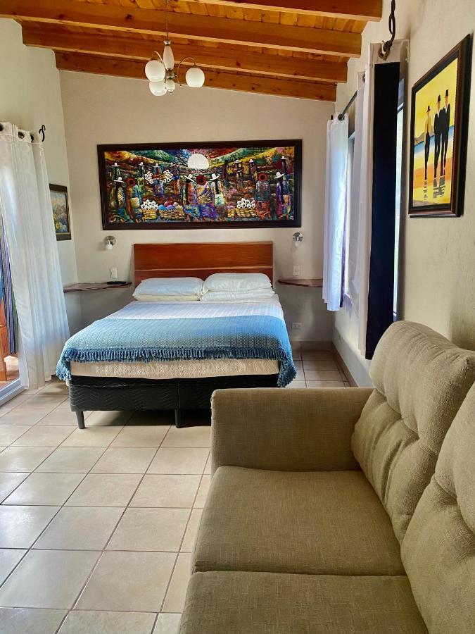 Lake Front Retreat At Los Elementos Santa Cruz La Laguna Exterior photo