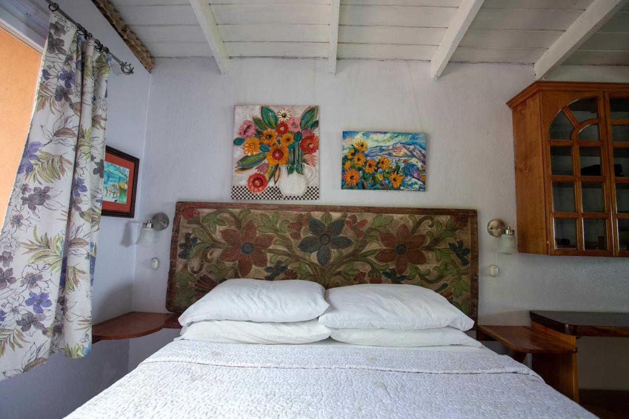Lake Front Retreat At Los Elementos Santa Cruz La Laguna Exterior photo